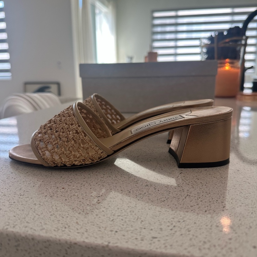 Jimmy Choo Minea 45 Woven Raffia slide heeled Sandals in Barley. Size 39.5 EU - Picture 4 of 14